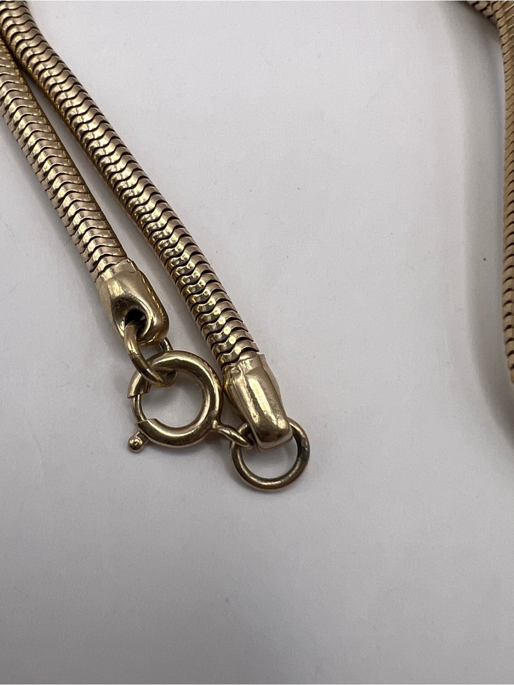 Eisenberg 60s/70s Modernist Enamel Pendant Necklace on Gold Tone Snake Chain - Picture 7 of 7